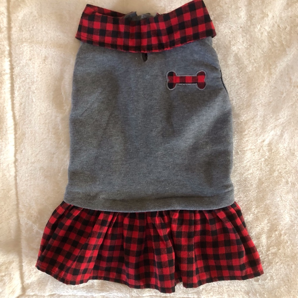 Cozy dress for dogs by unknown